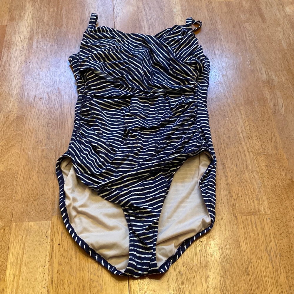 Merona navy & white striped one piece swim suit very cute good condition Medium